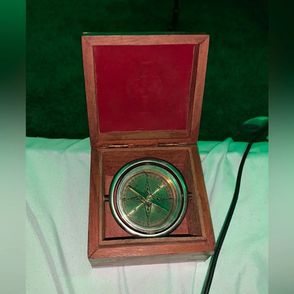 Compass box - Picture 2 of 2